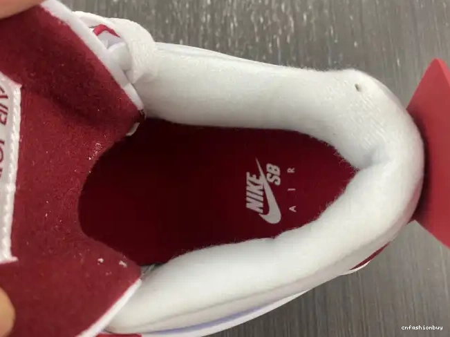 4 Retro DR5415-160 Jordan SB Pine Red 0601
